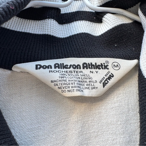 Vintage 70s  Don Allerson Athletic Bomber Jacket with Embroidered Back Size MD - Picture 9 of 9